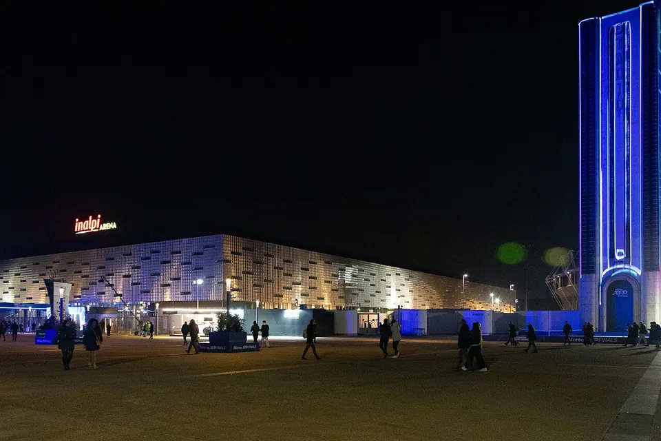 Die Inalpi Arena in Turin bei Nacht während der ATP Finals 2024
