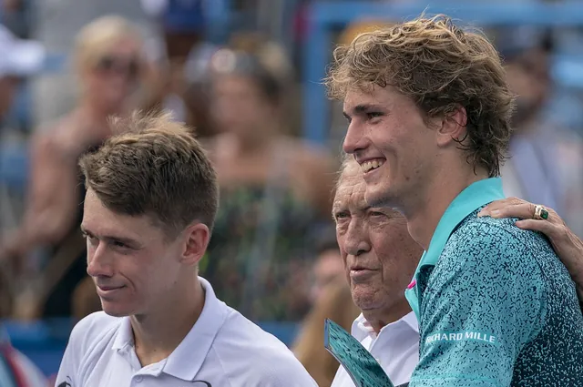 Alex de Minaur, Donald Dell und Alexander Zverev nach dem Finale der Citi Open 2018