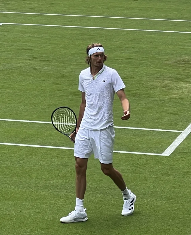 Alexander Zverev auf dem Rasen von Wimbledon 2023