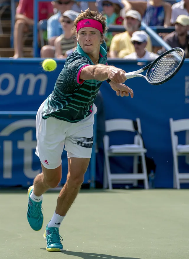 Alexander Zverev bei einer Vorhand mit HEAD-Speed-Schläger im Finale der Citi Open 2018